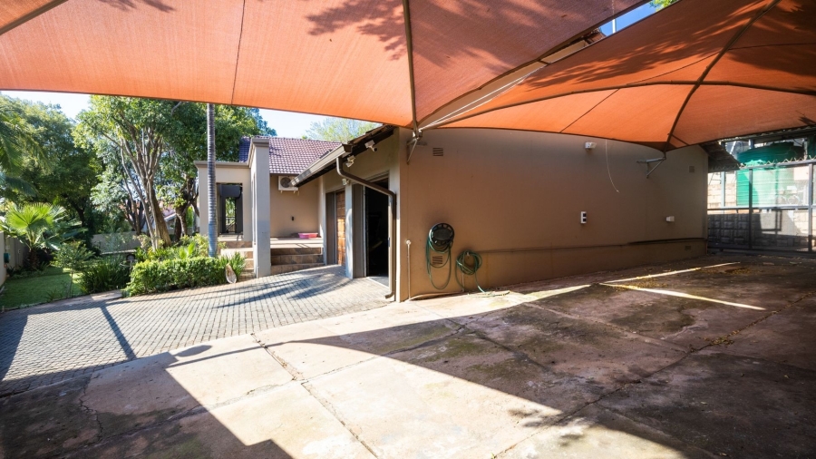 5 Bedroom Property for Sale in Protea Park North West